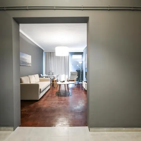 Center Apartment *