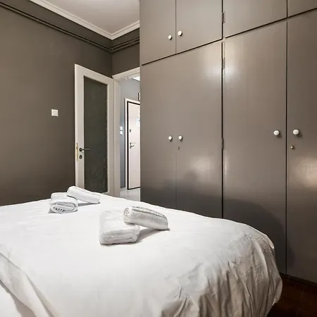 Center Apartment *