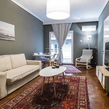 Center Apartment *