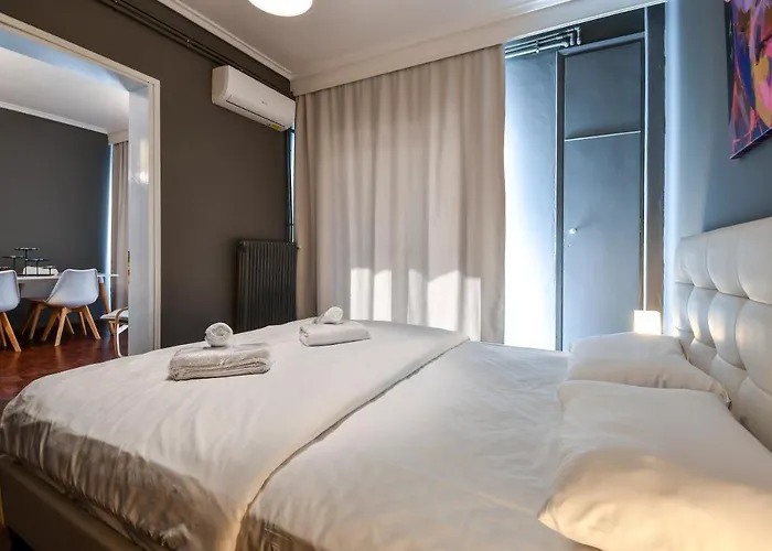 Center Apartment *