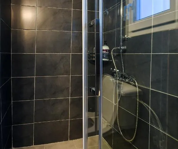 Center Apartment *